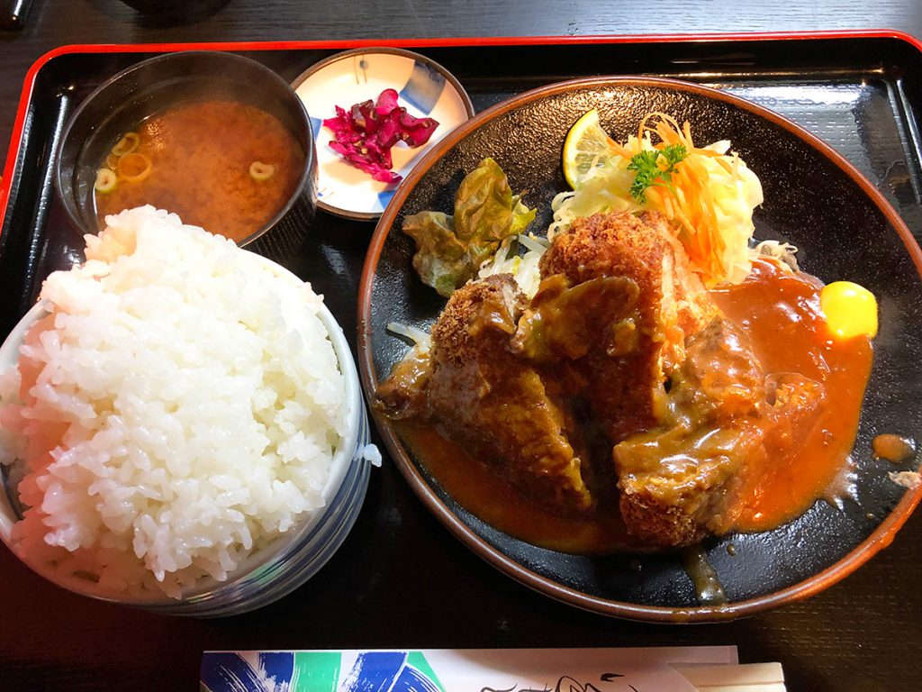 「肉の丸小 浄心店」のメンチカツ定食ご飯大盛り @西区天神山