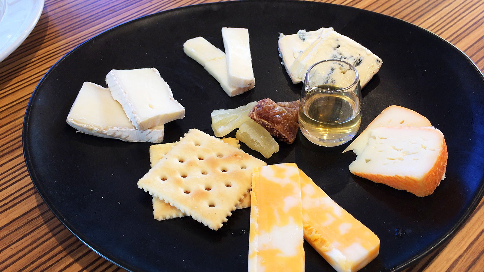「チーズのお家」のチーズフォンデュとラクレット @大須赤門