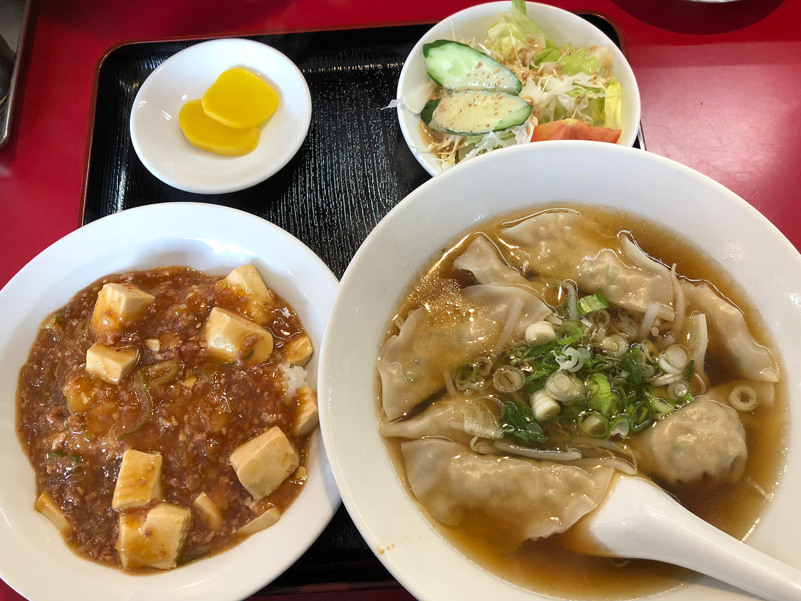 「中華料理 龍貴」の麻婆飯と水餃子のランチ @中小田井