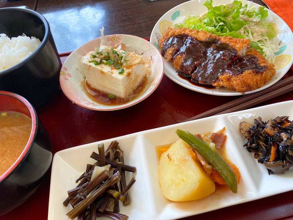 「cafe Taka」の味噌かつランチ @あま市甚目寺